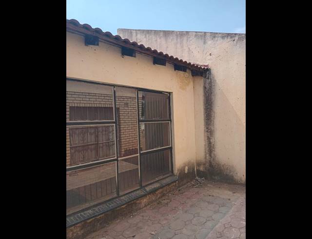3 BEDROOM HOUSE FOR SALE IN SOSHANGUVE HH